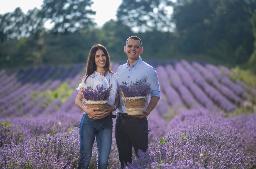 От семейните полета до световния пазар: Силата на чистата природа с InaEssentials