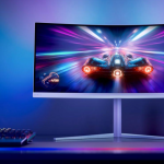 Philips Evnia 34M2C5601QA идва с ултраширок извит екран, 200 Hz, AI-подобрена Ambiglow и USB-C